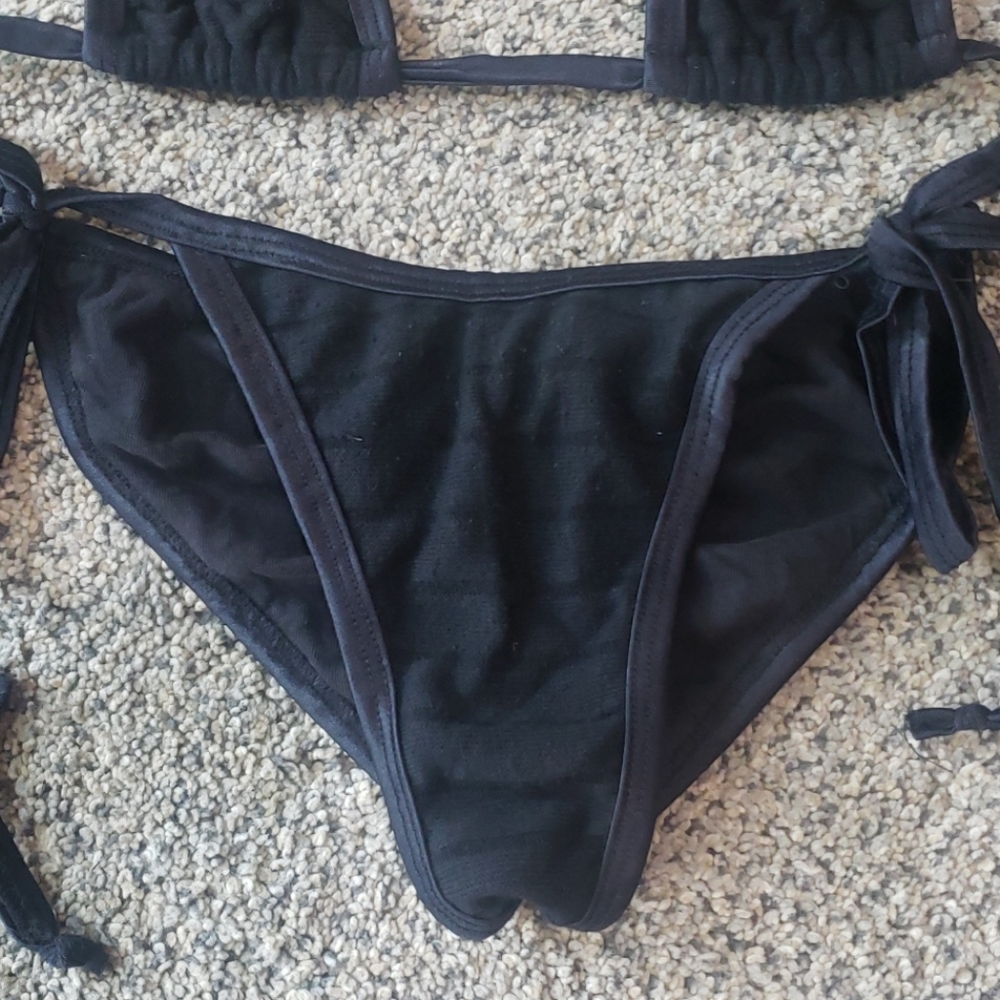 One of a kind scrunch butt triangle bikini - Picture 3 of 7